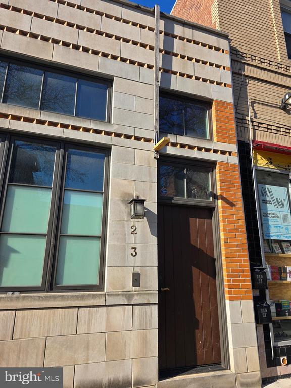 Building Photo - 212 S 45th St