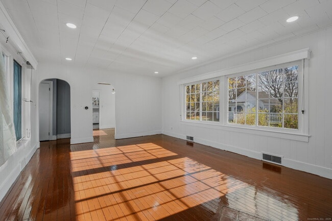 Building Photo - 139 Pennsylvania Ave