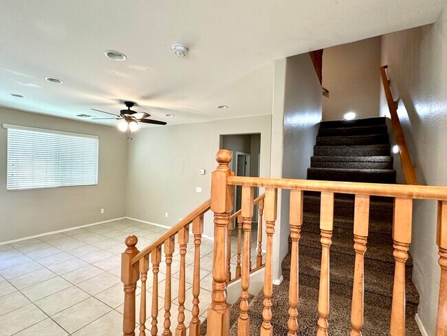 Building Photo - Exceptional 3BR home in gated Westridge Park! Loft, granite kitchen, stainless appliances, 2-car ...