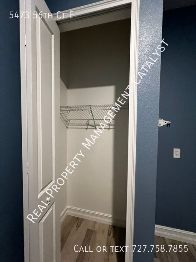 Building Photo - 5473 56th Ct E