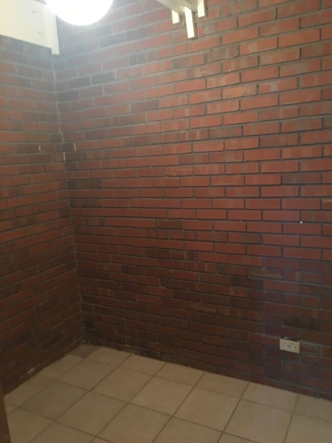 Building Photo - 3/2.5 Close to TMH and Governor Square