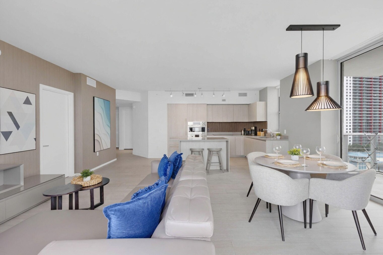 Building Photo - 4010 S Ocean Dr