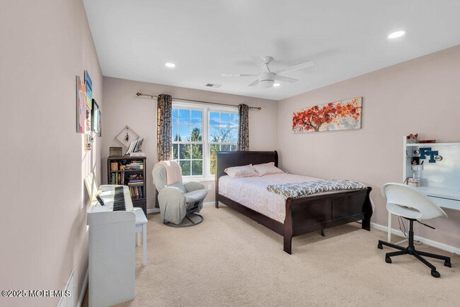 Building Photo - 40 Demarest Dr