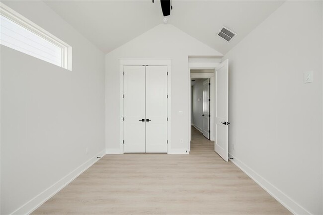Building Photo - 2725 Bristol Dr
