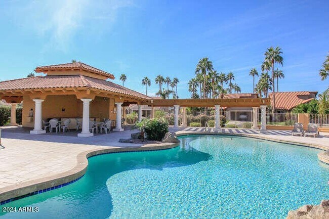 Building Photo - 514 S Marina Dr