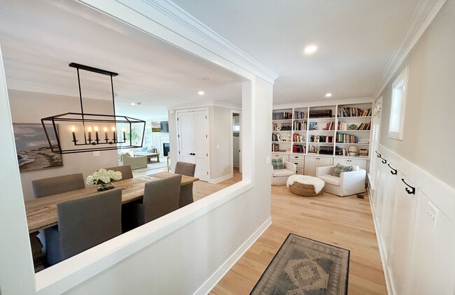 Building Photo - 6427 83rd Pl