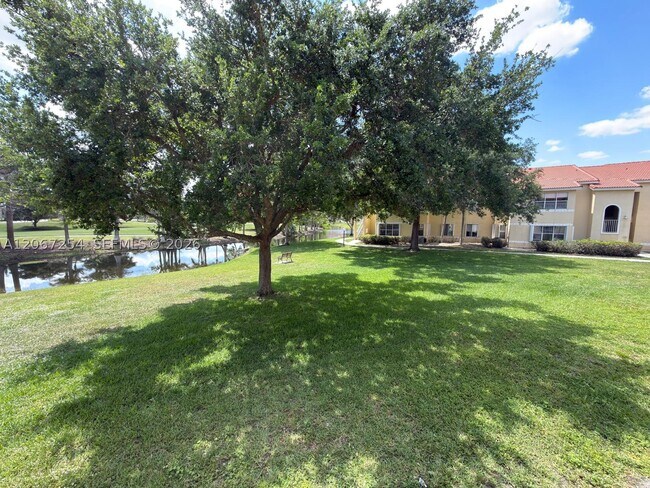 Building Photo - 12760 Vista Isles Dr