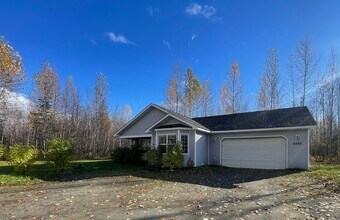 Building Photo - Ranch style 3bedroom/2 bathroom with an Ov...