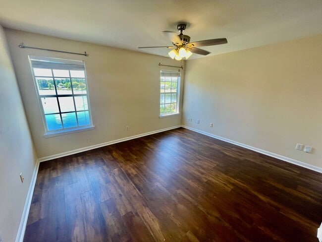 Building Photo - 828 Amelia Lakes