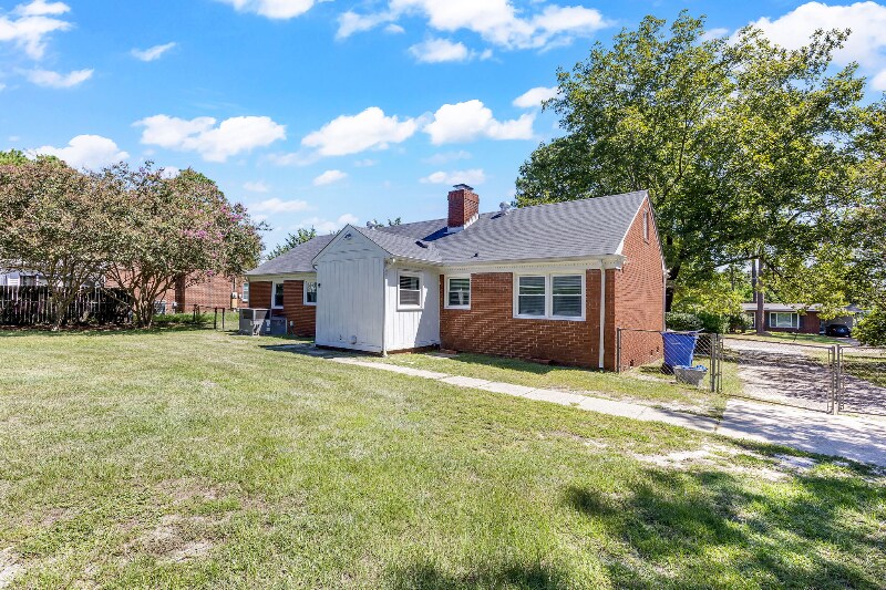 Building Photo - 1024 Miller Ave