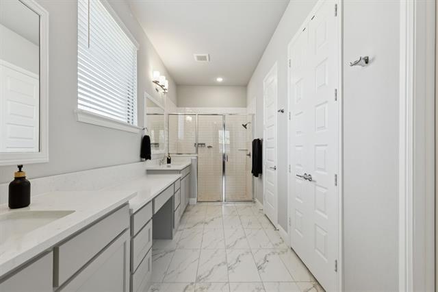 Building Photo - 7584 Zachery Dr