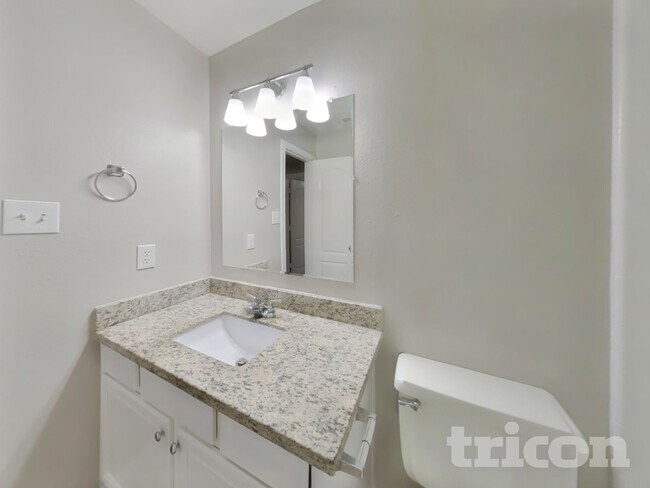 Building Photo - 21207 Woodland Green Dr