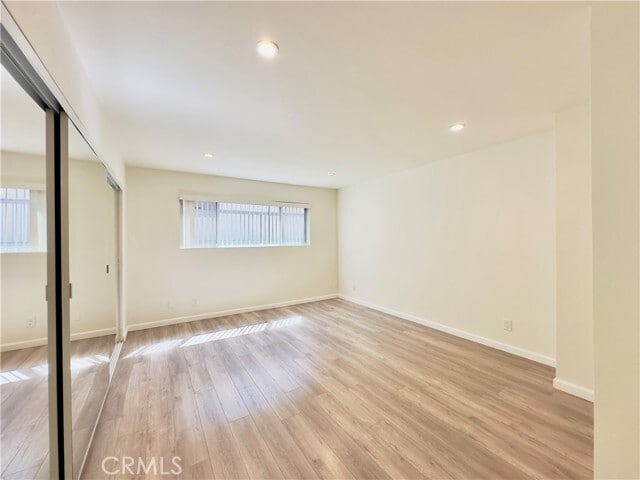 Building Photo - 525 E Verdugo Ave