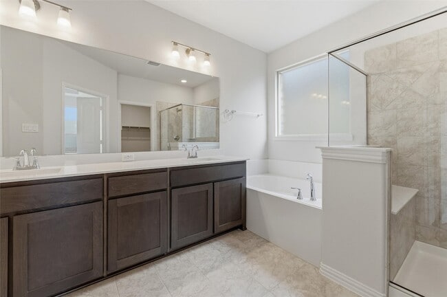 Building Photo - 3520 Columbus St