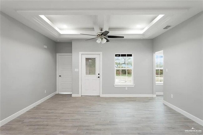 Building Photo - 20 N Sugar Bear Dr