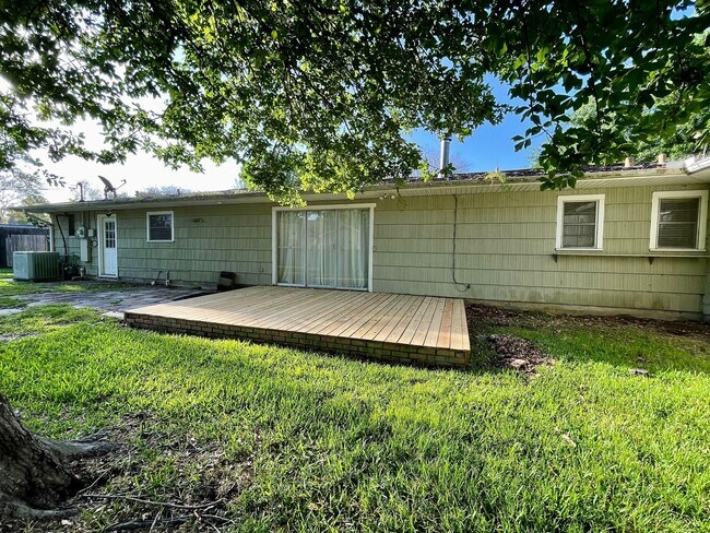 Building Photo - 960 Terrace Dr