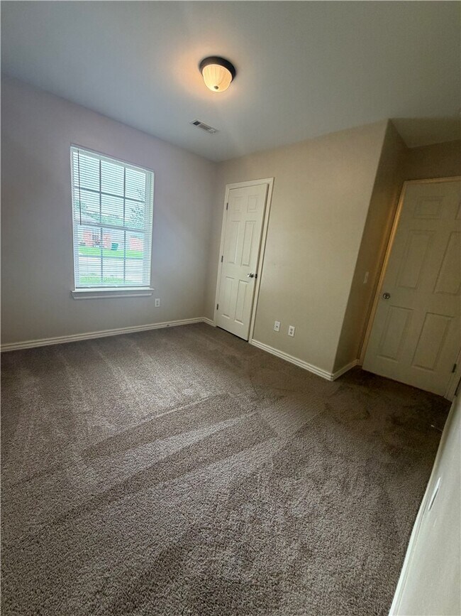 Building Photo - 312 Graystone Cir