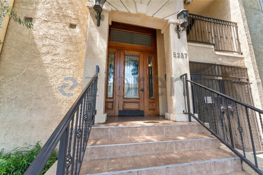 Building Photo - 5257 Radford Ave