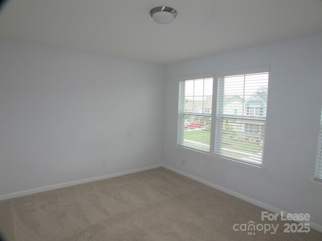 Building Photo - 2212 Atwell Glen Ln
