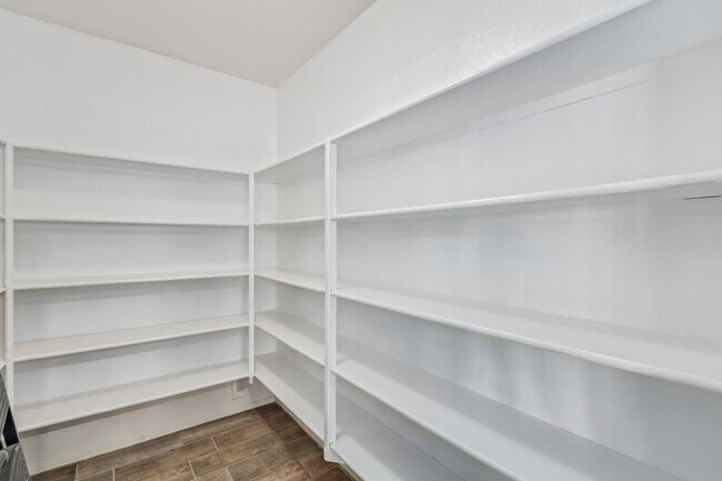 Building Photo - GORGEOUS home in the highly desired Arrowh...