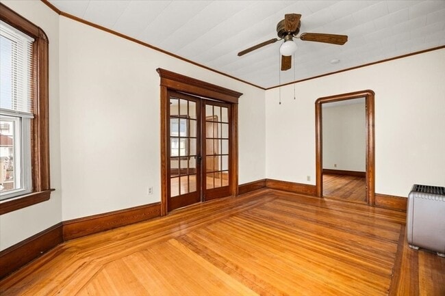 Building Photo - 576 Slade St