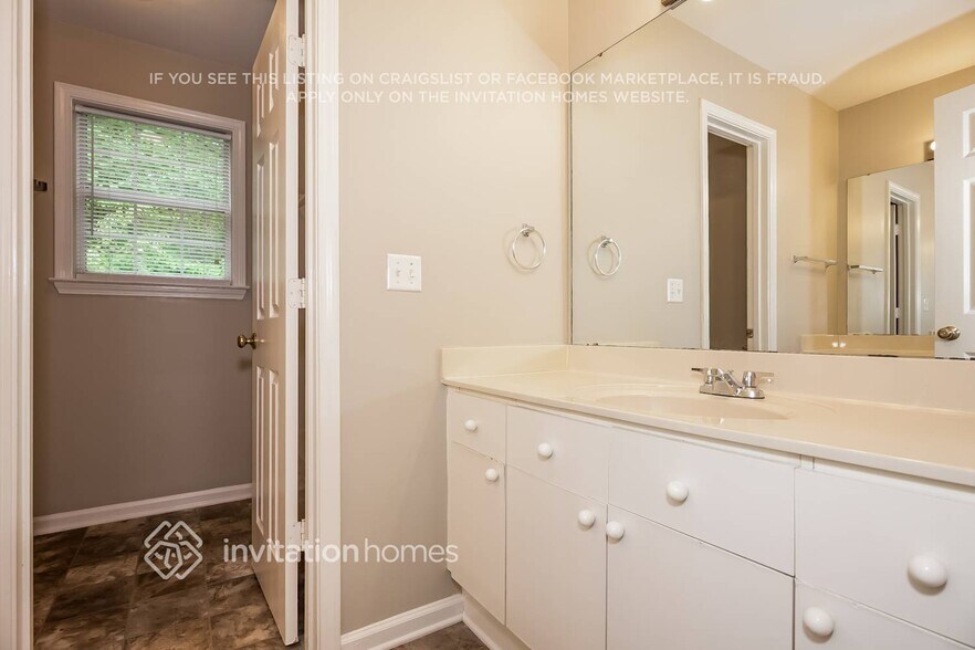 Building Photo - 6401 Stoxmeade Dr