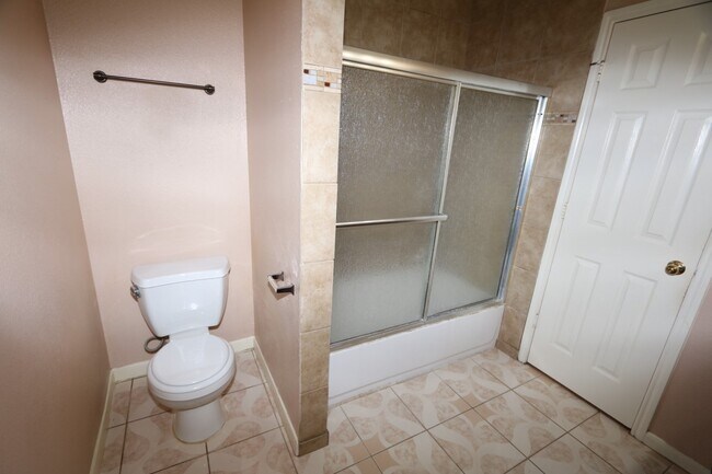 Building Photo - 20514 Red Sun Dr