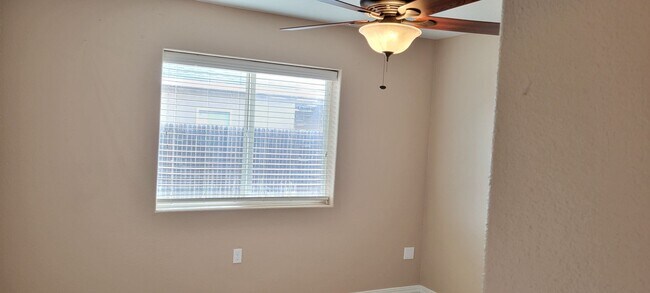 Building Photo - FOUR BEDROOMS IN COLLEGE PARK