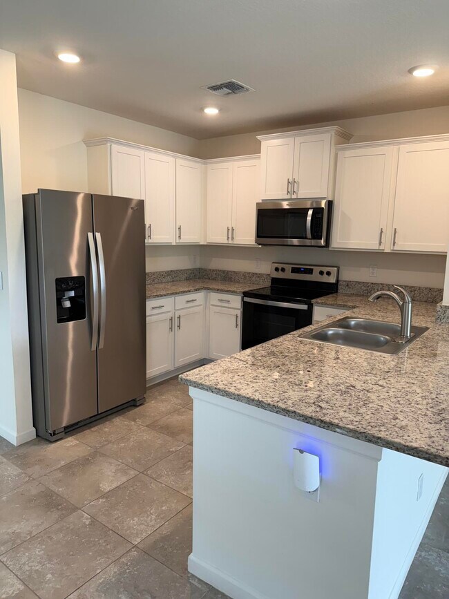 Primary Photo - 10997 SW Vasari Way