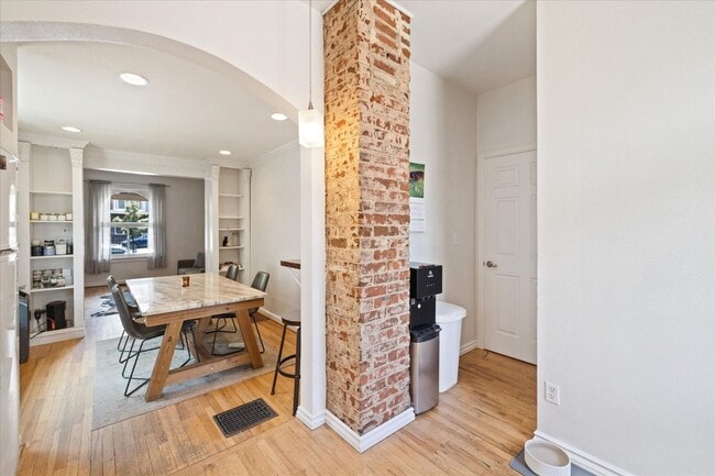 Building Photo - Awesome 3 bedroom, 2 bath home!