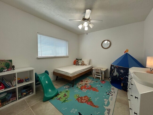 Building Photo - 21414 Golden Dove Dr