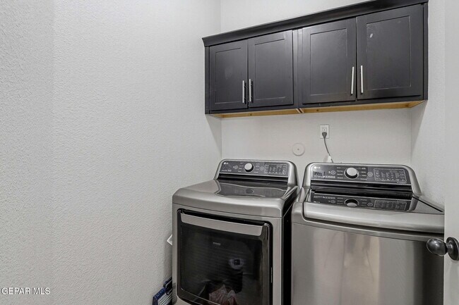 Building Photo - 14905 Tierra Escape Ave