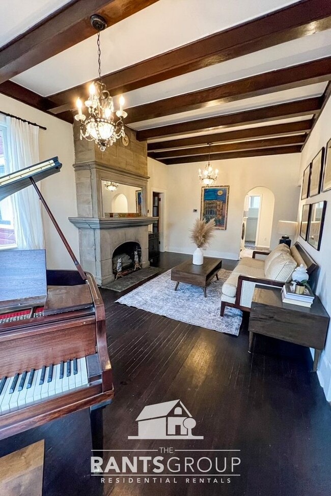 Building Photo - Charming historical home in Tenino!