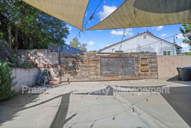 Building Photo - 5960 Nagel St