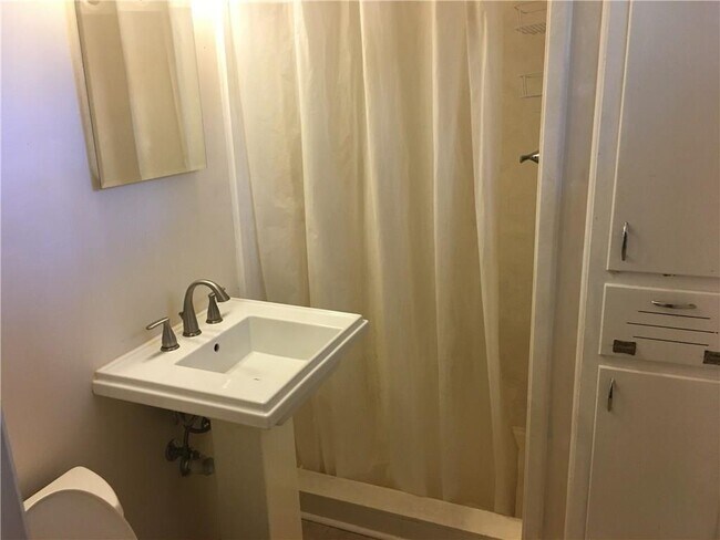 Building Photo - 5510 Gaillard Dr