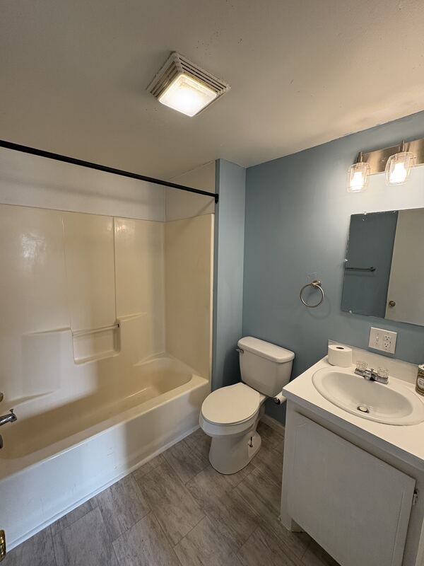 Building Photo - 721 Litchfield Ln