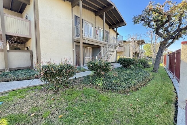 Building Photo - 808 Coriander Dr