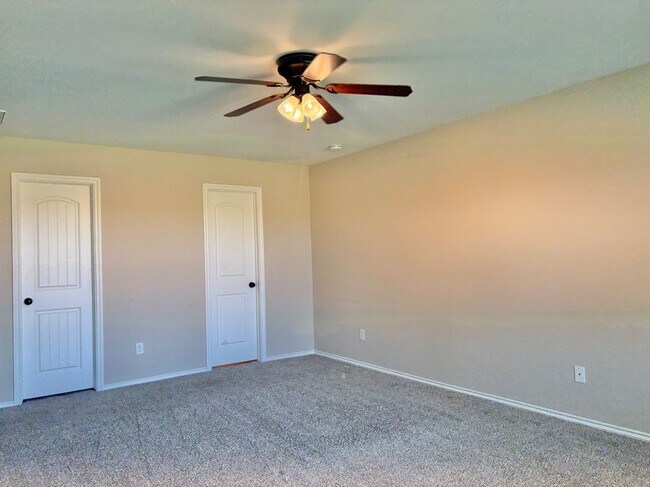 Building Photo - 709 SW 149th Pl
