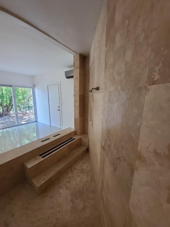 Building Photo - 7707 Hawthorne Ave