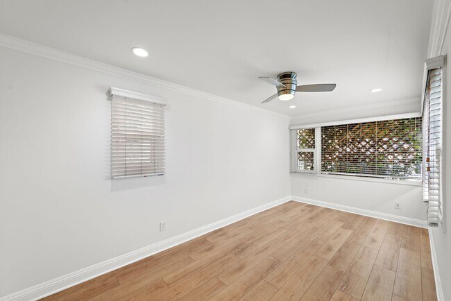 Building Photo - Balboa Peninsula Pool Home