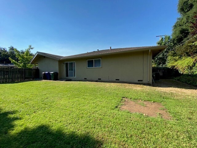 Building Photo - Great 3 bedroom 1 bathroom Duplex in Sacra...