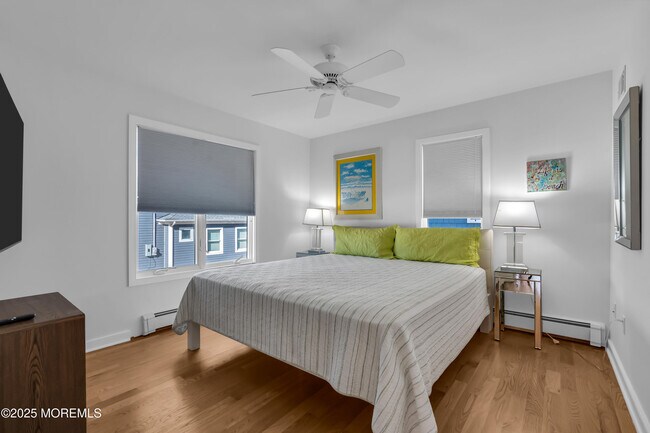 Building Photo - 913 N Ocean Ave