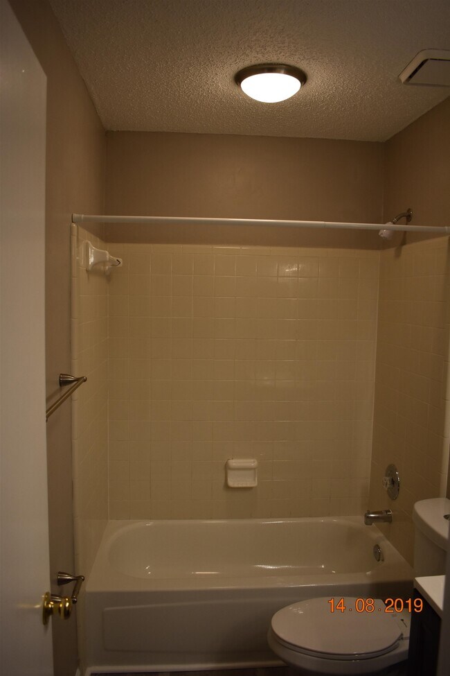 Building Photo - 1802 Falconcrest St