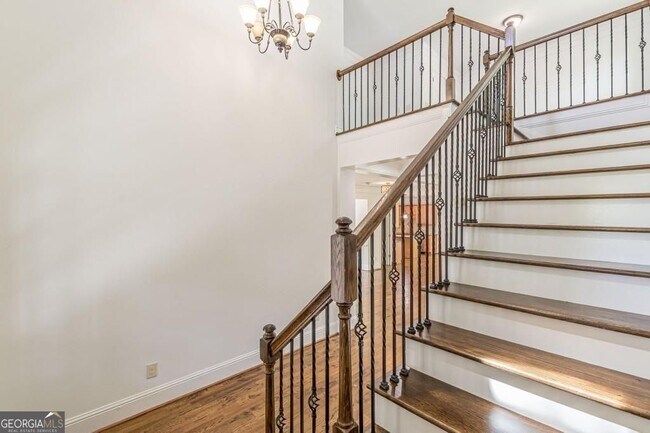 Building Photo - 1410 Eastland Rd SE