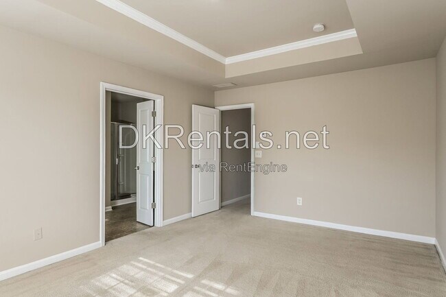 Building Photo - 4102 Dahlgreen Way