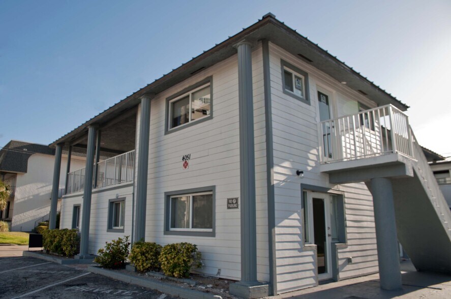Building Photo - 4051 N Ocean Dr