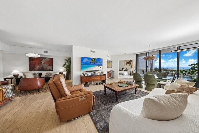 Building Photo - 20281 E Country Club Dr