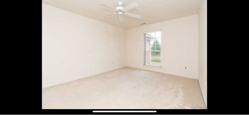 Building Photo - 51780 Adler Park Dr W