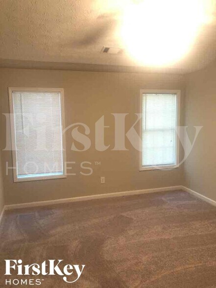 Building Photo - 319 Hills Point Rd