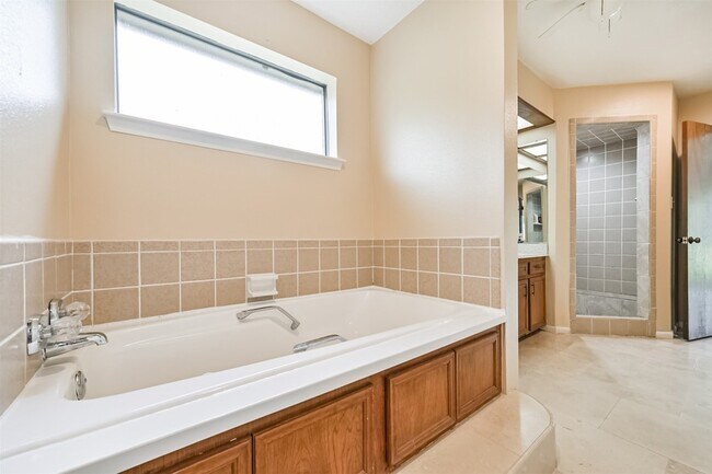 Building Photo - 16040 Dunes Dr